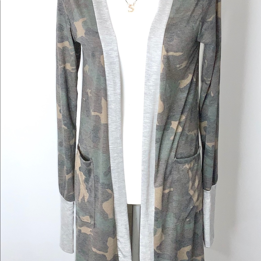 Camo cardigan/thumb holes #005